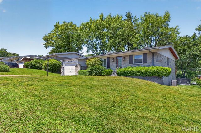 2629 Netherton Drive, St Louis, MO 63136