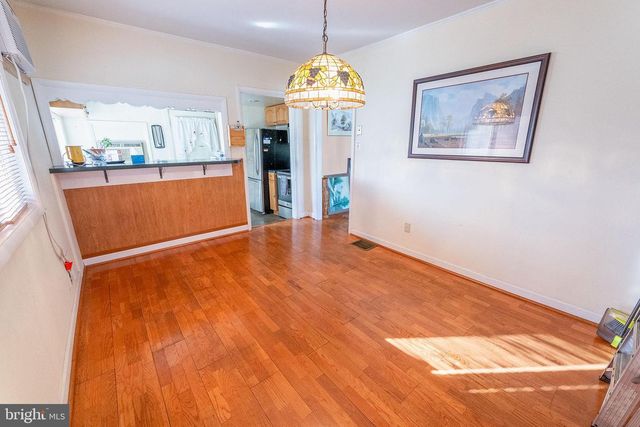 513 EGGERTS CROSSING RD, Ewing, NJ 08638