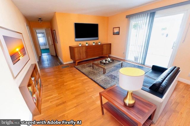 513 EGGERTS CROSSING RD, Ewing, NJ 08638