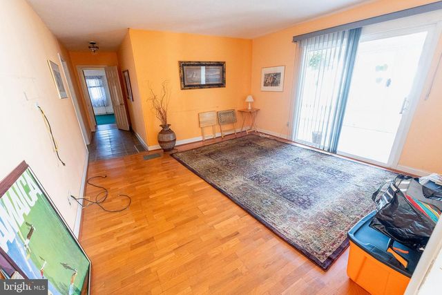 513 EGGERTS CROSSING RD, Ewing, NJ 08638