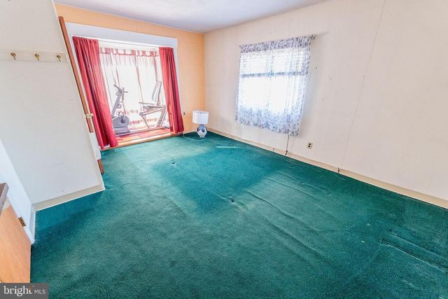 513 EGGERTS CROSSING RD, Ewing, NJ 08638