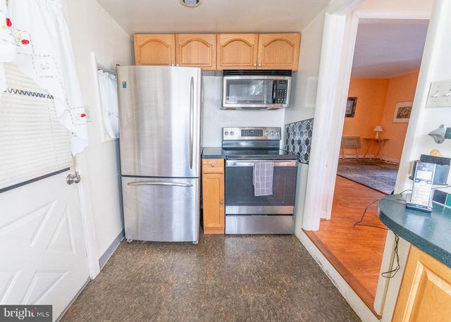 513 EGGERTS CROSSING RD, Ewing, NJ 08638