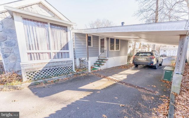 513 EGGERTS CROSSING RD, Ewing, NJ 08638
