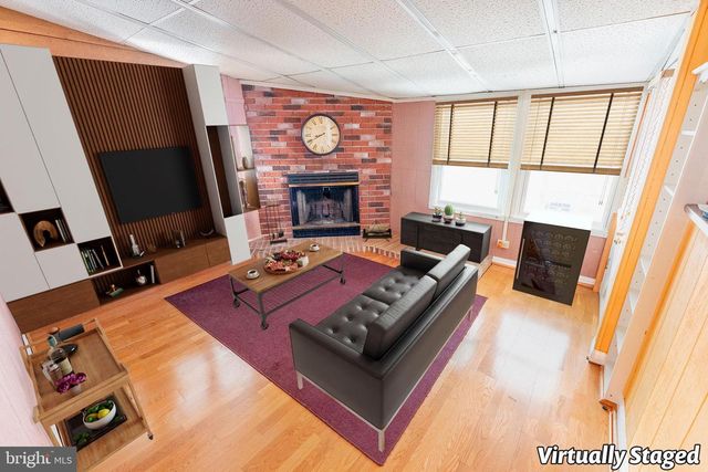 513 EGGERTS CROSSING RD, Ewing, NJ 08638