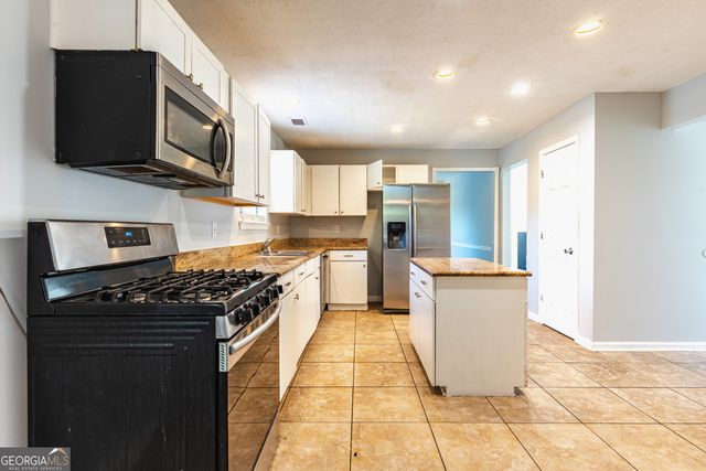 2554 Willenhall Way, Lithonia, GA 30058