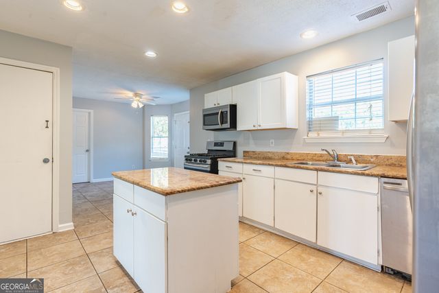 2554 Willenhall Way, Lithonia, GA 30058