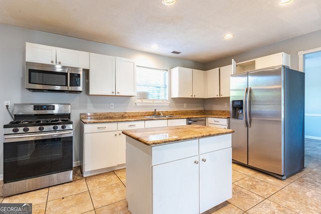 2554 Willenhall Way, Lithonia, GA 30058