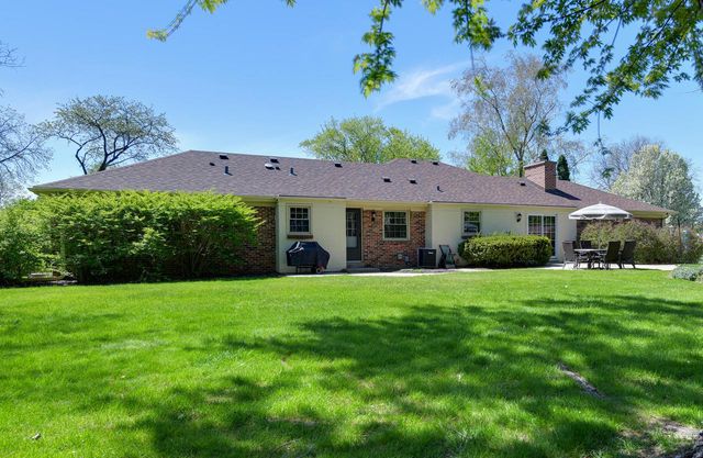 18330 Elm Terrace DRIVE, Brookfield, WI 53045