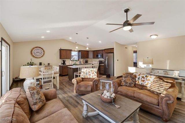 9389 Towpath Trail, Seville, OH 44273