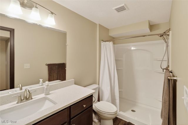 9389 Towpath Trail, Seville, OH 44273