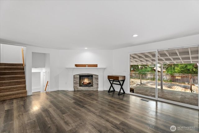 12808 Military Road E, Puyallup, WA 98374