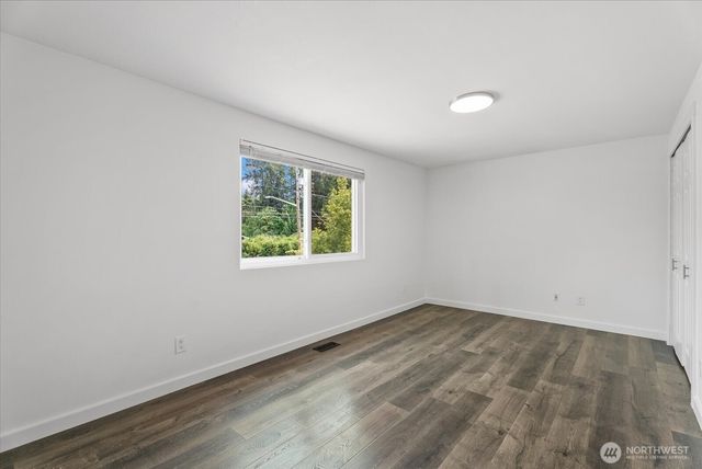 12808 Military Road E, Puyallup, WA 98374