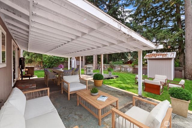12808 Military Road E, Puyallup, WA 98374