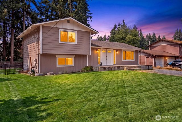 12808 Military Road E, Puyallup, WA 98374