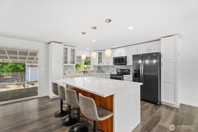 12808 Military Road E, Puyallup, WA 98374