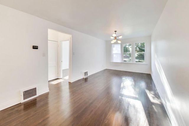 7950 S Indiana Avenue, Chicago, IL 60619
