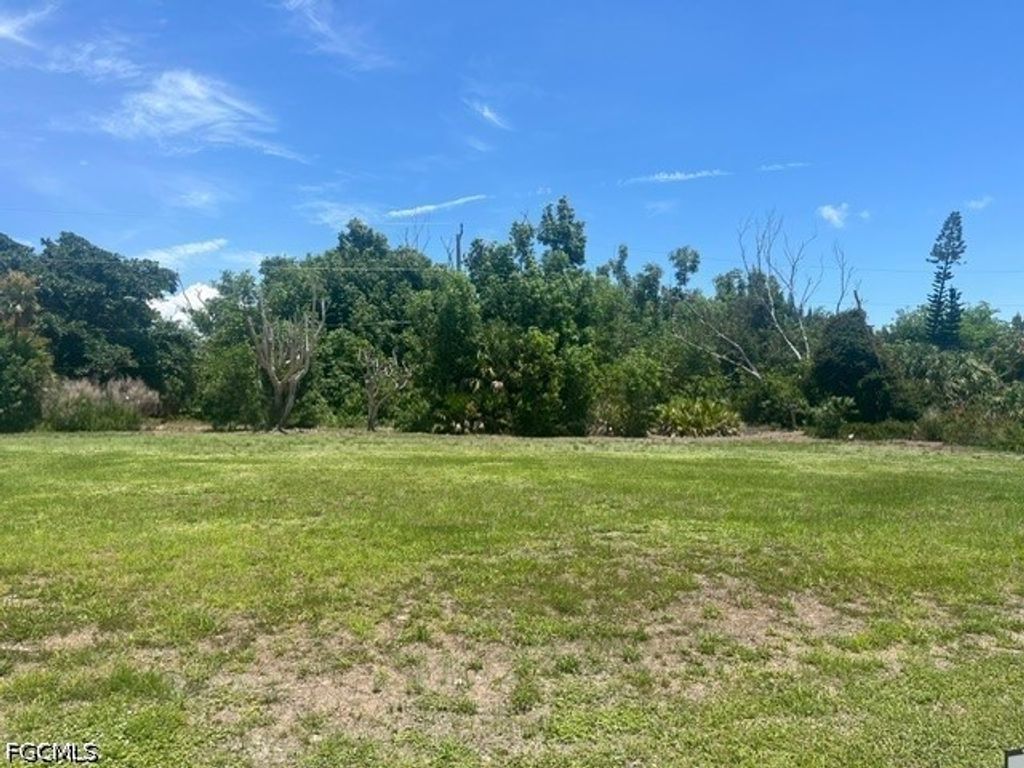 5856 Kingfish RD, Bokeelia, FL 33922