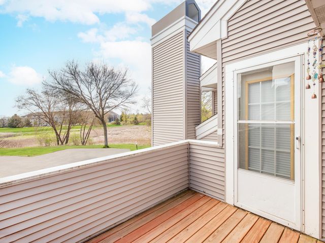 15805 24th Avenue N F, Plymouth, MN 55447
