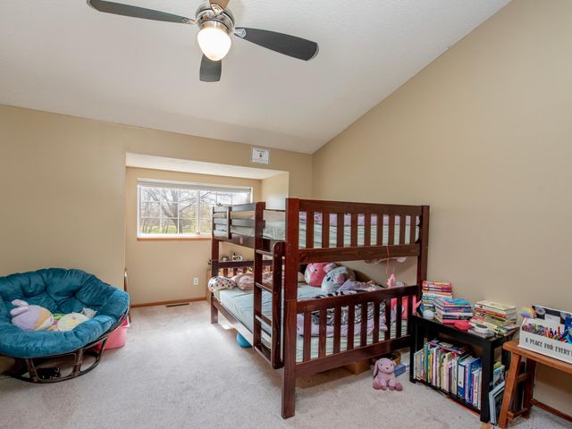 15805 24th Avenue N F, Plymouth, MN 55447