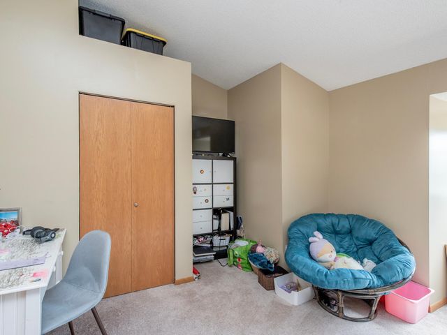 15805 24th Avenue N F, Plymouth, MN 55447