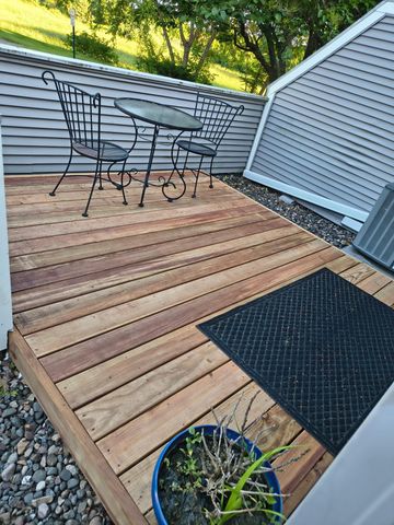 15805 24th Avenue N F, Plymouth, MN 55447