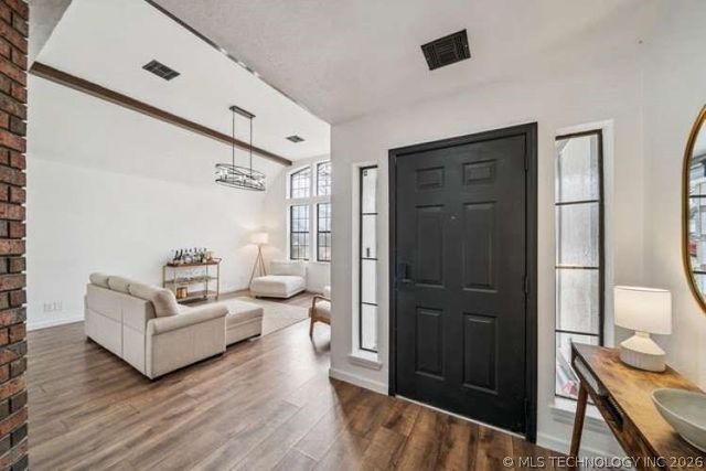 6331 S 90th East Court, Tulsa, OK 74133