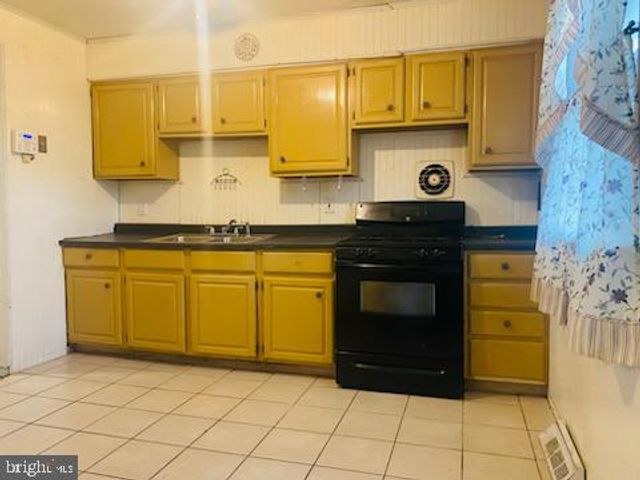 1298 W CORNELL ST, Vineland, NJ 08360