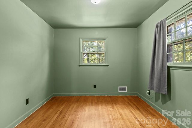 2951 7th Street Drive NE, Hickory, NC 28601