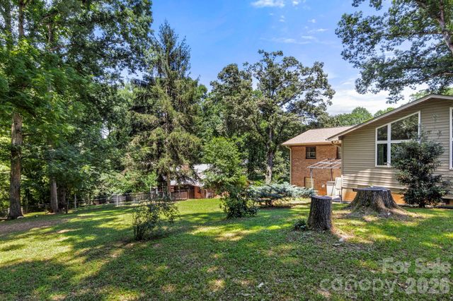2951 7th Street Drive NE, Hickory, NC 28601