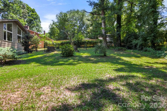 2951 7th Street Drive NE, Hickory, NC 28601
