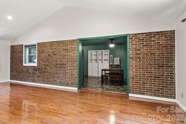2951 7th Street Drive NE, Hickory, NC 28601