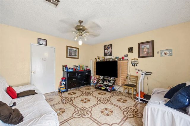 3515 Ross, Riverside, CA 92503