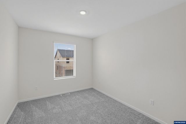 1074 Drake Ln, Woodburn, OR 97071