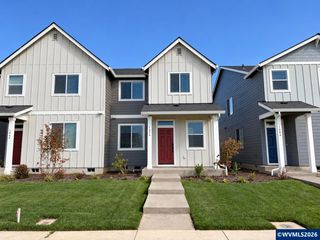 1074 Drake Ln, Woodburn, OR 97071