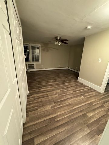 388 E Merrimack St 2, Lowell, MA 01852