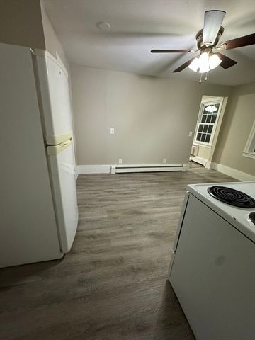 388 E Merrimack St 2, Lowell, MA 01852