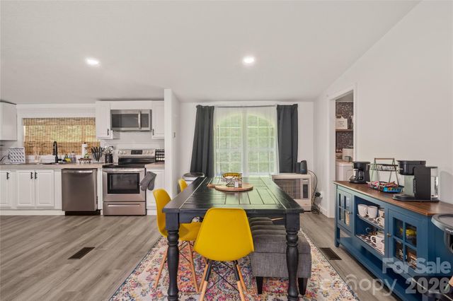 7 Wid Smith Road, Burnsville, NC 28714