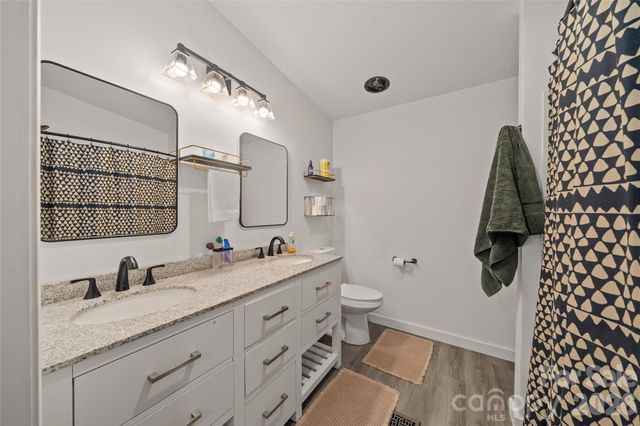 7 Wid Smith Road, Burnsville, NC 28714