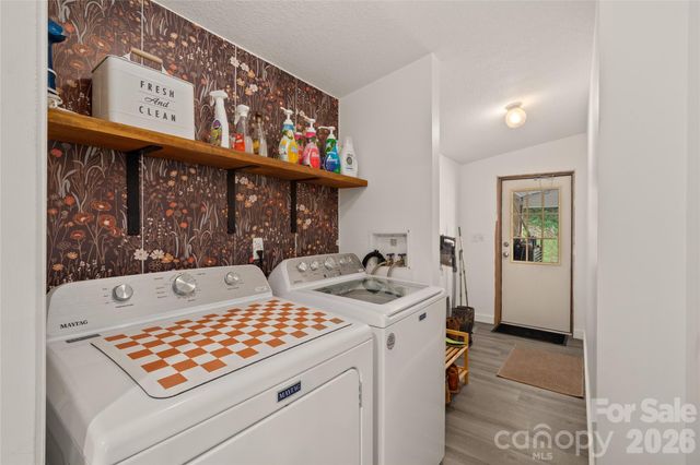 7 Wid Smith Road, Burnsville, NC 28714