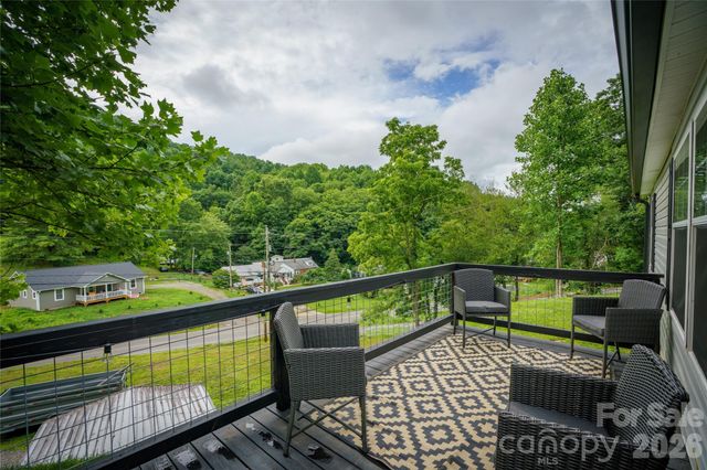 7 Wid Smith Road, Burnsville, NC 28714