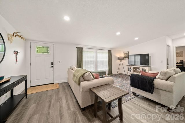 7 Wid Smith Road, Burnsville, NC 28714