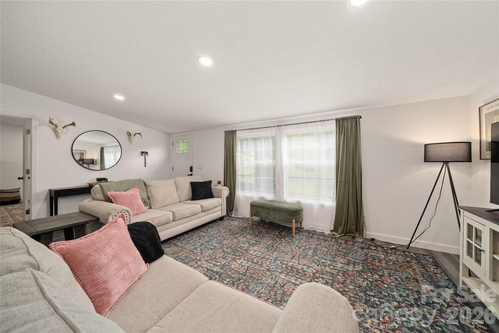 7 Wid Smith Road, Burnsville, NC 28714