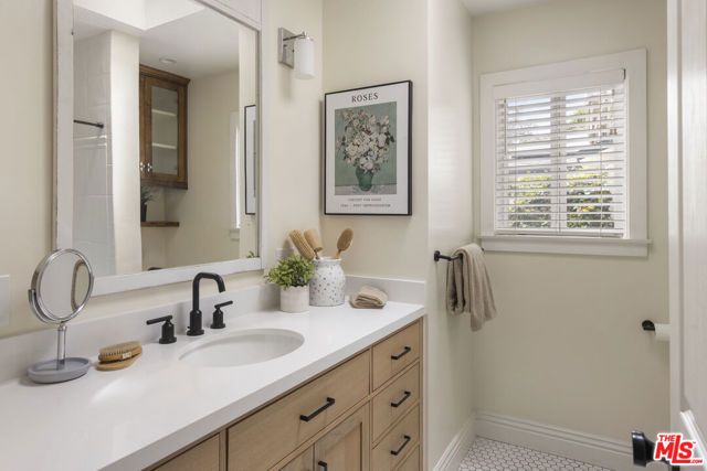 1303 N Evergreen Street, Burbank, CA 91505