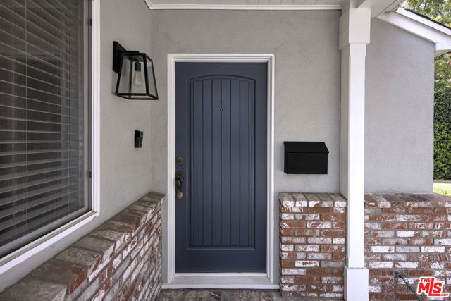 1303 N Evergreen Street, Burbank, CA 91505