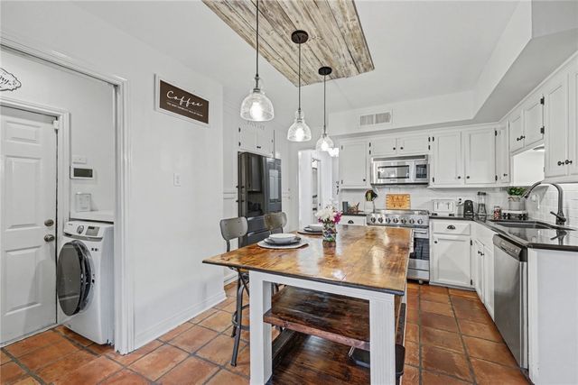 6305 Fitzhugh Dr, Corpus Christi, TX 78414