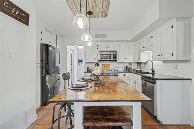 6305 Fitzhugh Dr, Corpus Christi, TX 78414