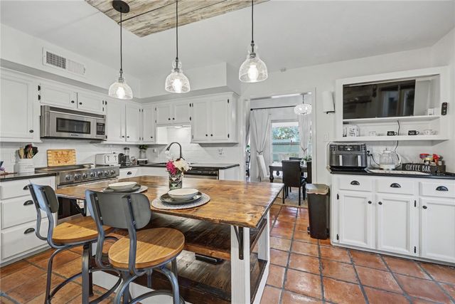 6305 Fitzhugh Dr, Corpus Christi, TX 78414