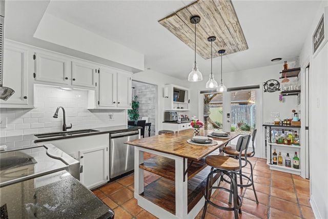 6305 Fitzhugh Dr, Corpus Christi, TX 78414