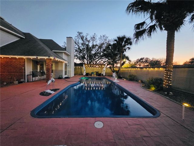 6305 Fitzhugh Dr, Corpus Christi, TX 78414