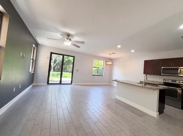 5213 NW 50th Terrace, Tamarac, FL 33319